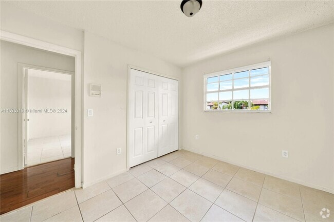 Building Photo - 13559 SW 62nd St Rental