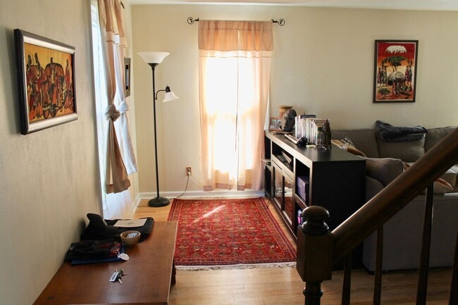 Photo - 3BD/2.5BA Home minutes from Dam Neck!  Full fenced Back yard!!