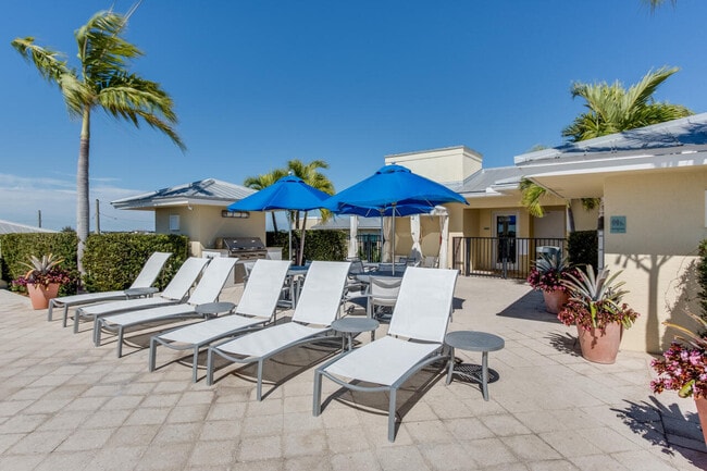 Photo - 235 NE 1st St