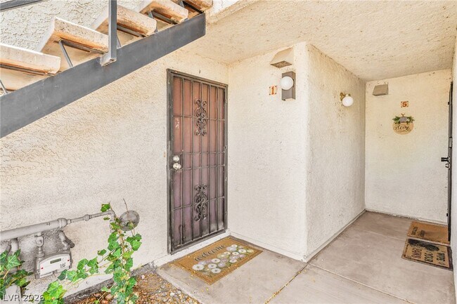 Photo - 1701 E Katie Ave Unidad 1