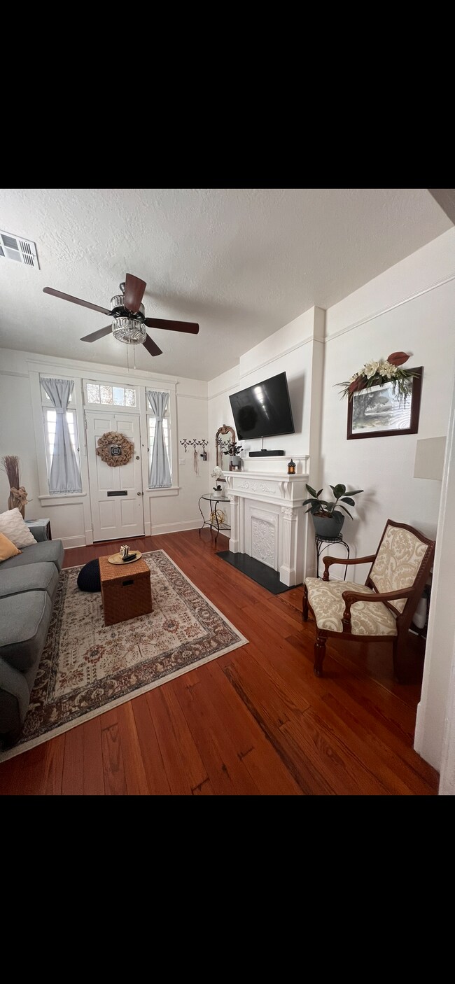 Photo - 426 S Hennessey St