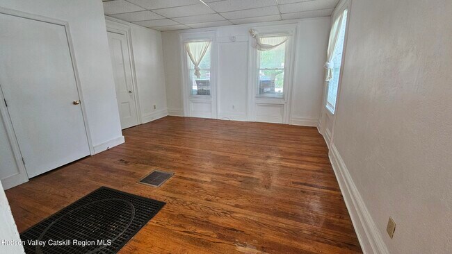 Photo - 107 Main St Apartamento