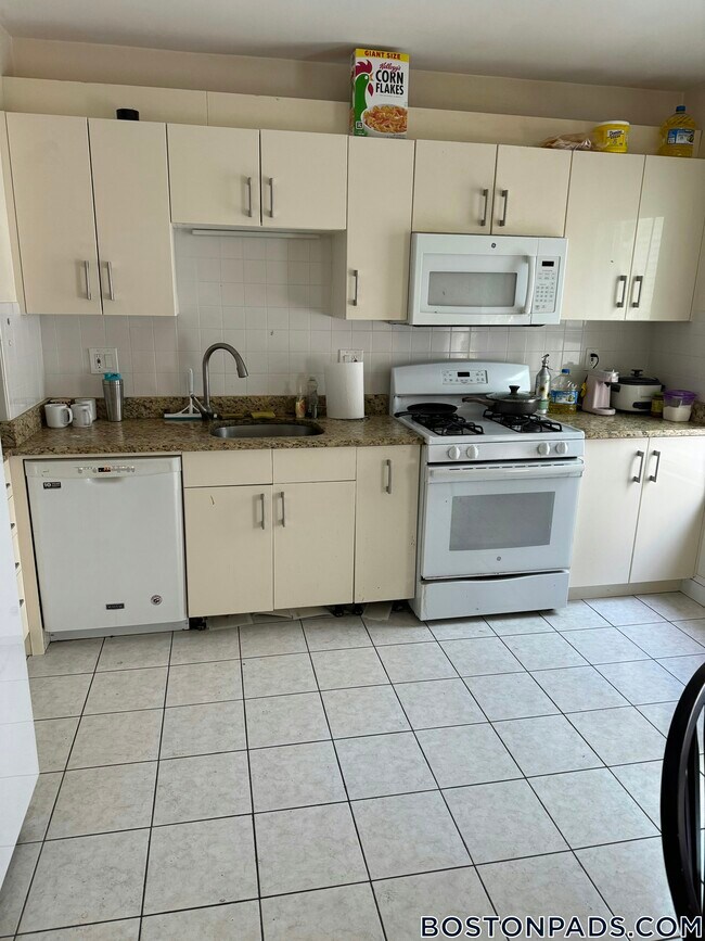 Photo - 63 Fairbanks St Unit 2