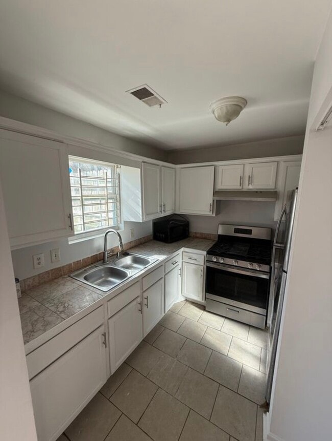 Photo - 283 Flagstone Way