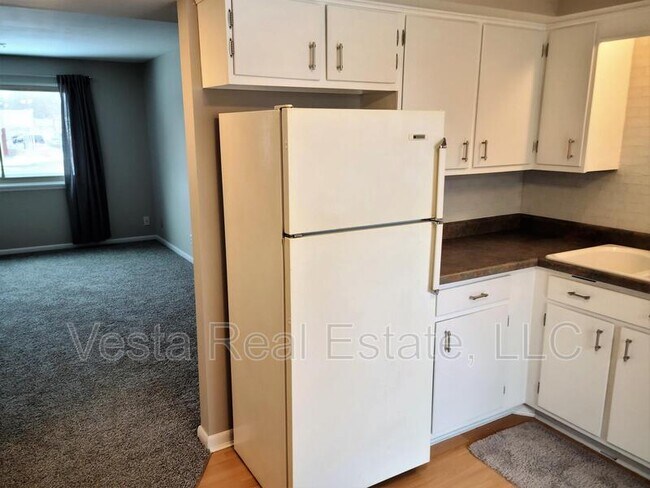 Photo - 3623 N Sterling Ave Unit B16