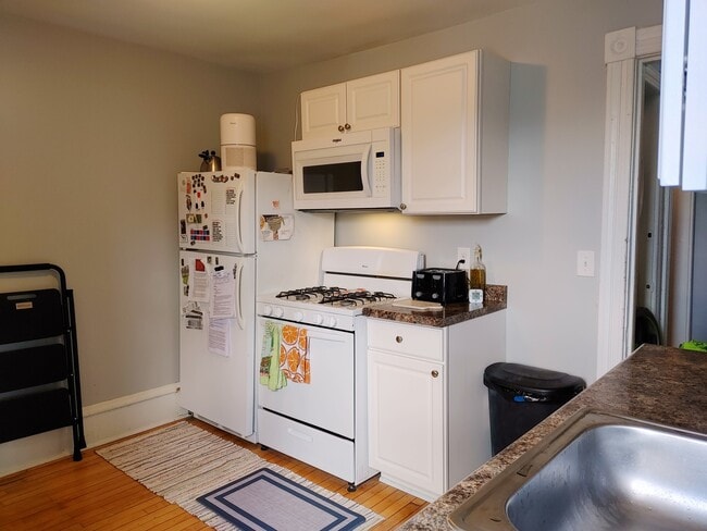 Kitchen - 3454 Nicollet Ave Unidad 2