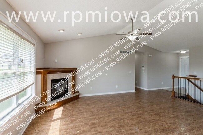 Photo - 804 NW Calista Dr