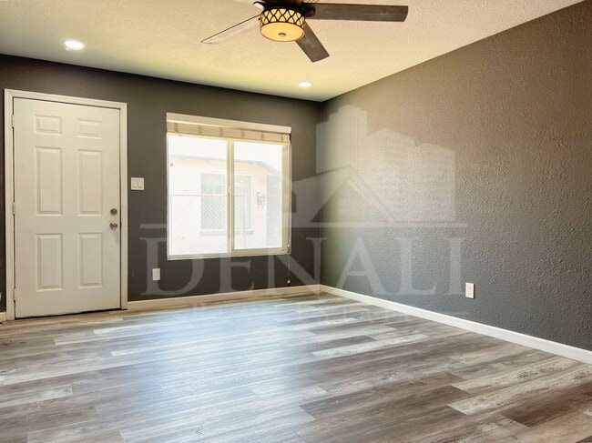 Photo - 2726 E Willetta St