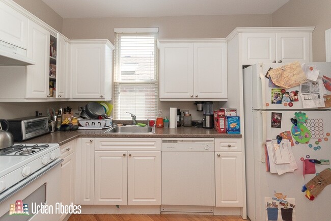 Photo - 3144 N Oakley Ave Unidad J03W