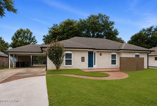 Building Photo - 218 Debby Dr