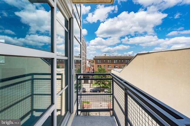 Photo - 1125 11th St NW Unidad 503