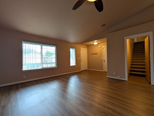 Photo - Great 3 bed/2bath home with bonus space and fenced in yard!