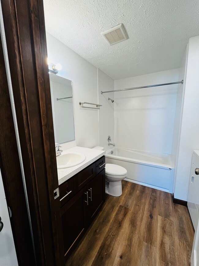 Photo - 2414 E Francis Ave