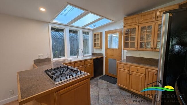 Photo - Bright and Cozy 3 Bedroom Home In Pacific ...