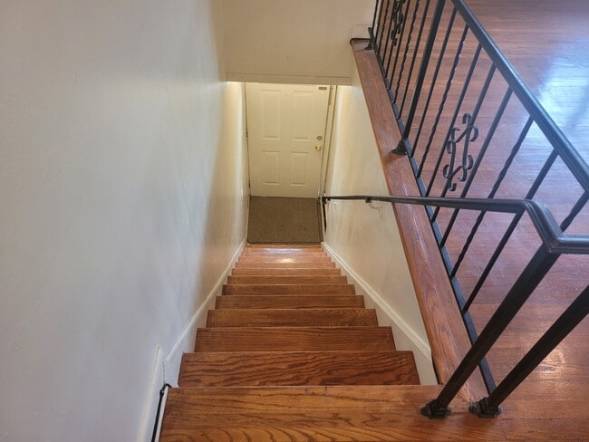 118 East 24th St Apartments