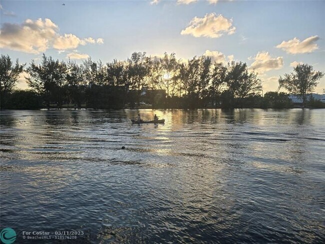Photo - 1401 N Riverside Dr Unit 1104