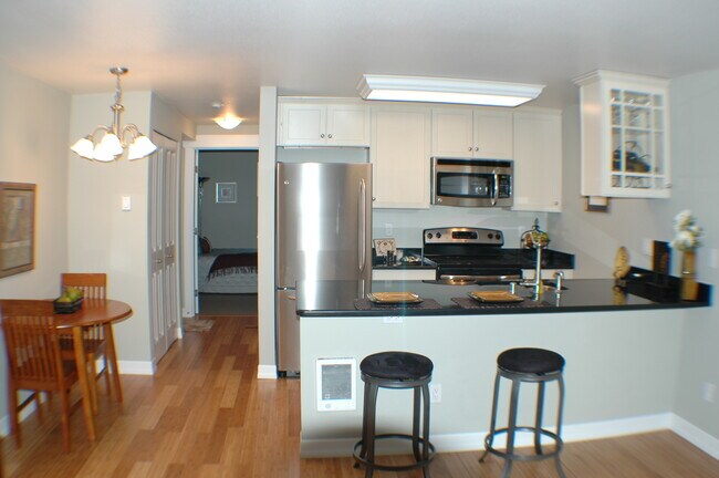 Photo - 2128 SW Holden St