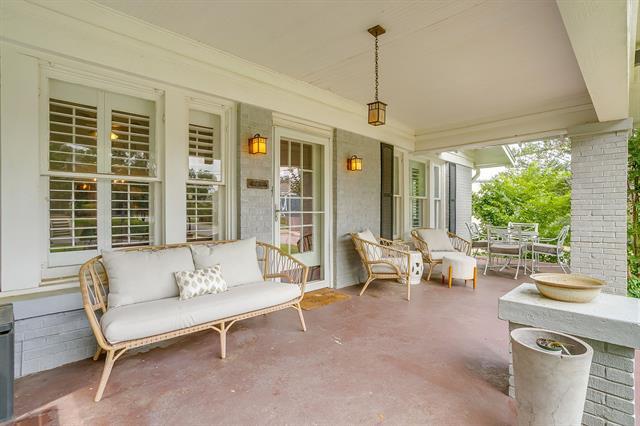 Photo - 2200 W Magnolia Ave