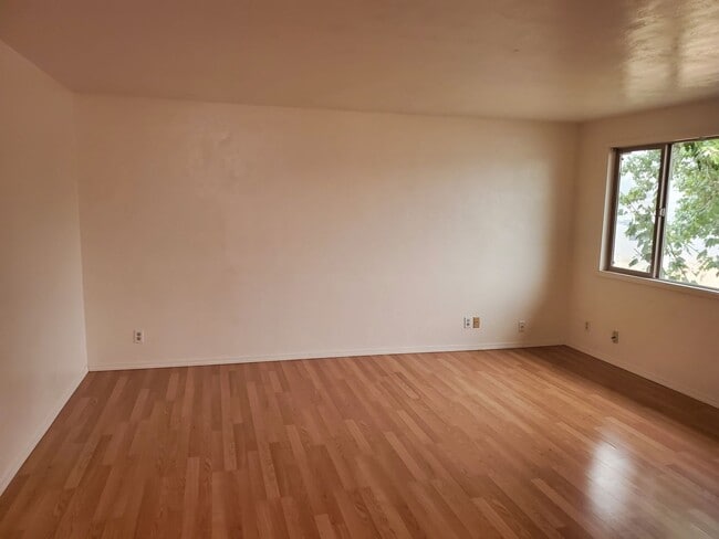 Photo - 2112-2 Unit 2114