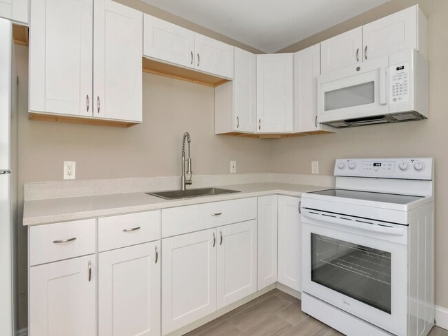 Photo - Voucher Ready! Newly Renovated 3-Bedroom, 2-Bath Duplex in Prime Bradenton Location!