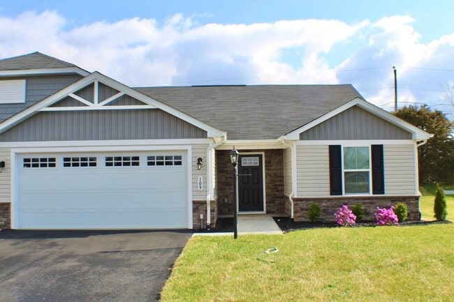 Building Photo - 109 S Peak Dr