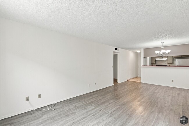 Photo - 3600 Bagley Ave Unidad 102