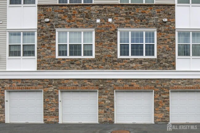 Photo - 722 Lorhan Dr