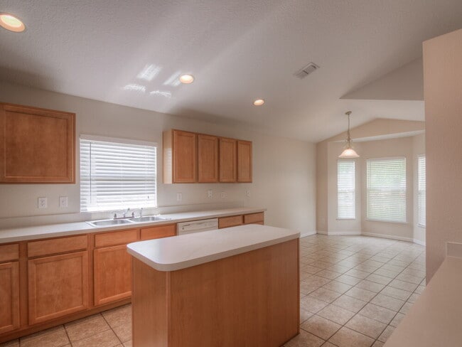 Photo - 4612 Woodford Dr