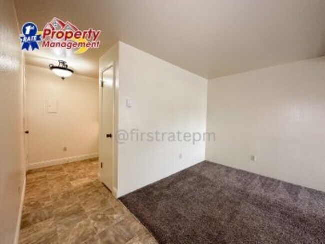 Photo - 1681 N Laurel St Unidad #219