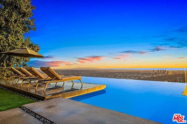 Photo - 8790 Appian Way