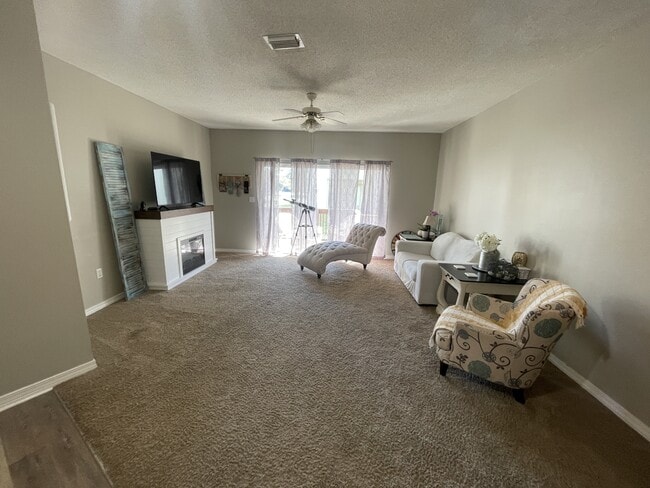Building Photo - 7084 Majestic Blvd Rental