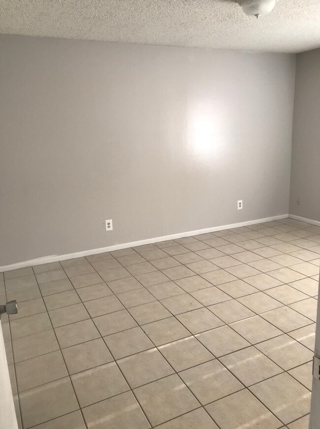 Shade Tree Apartment Homes