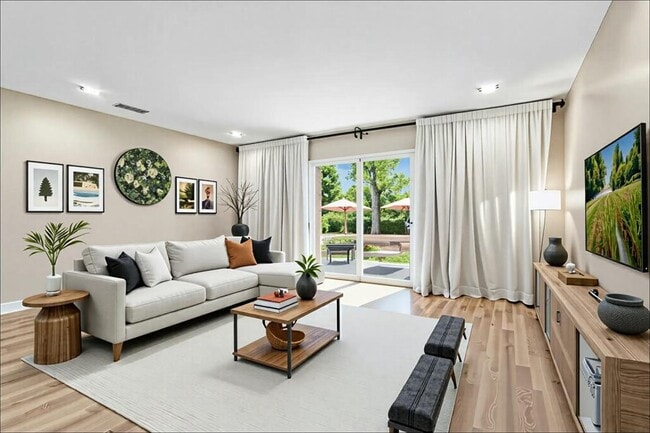 Photo - 907 Chiswick Dr