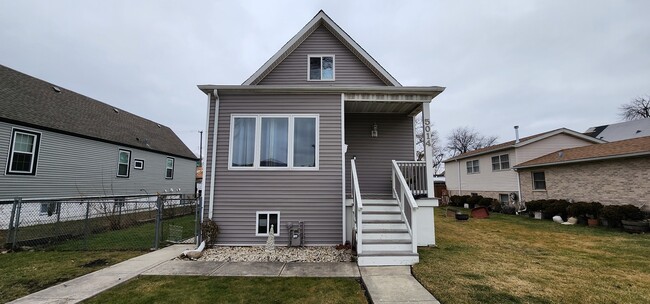Building Photo - 5014 S Christiana Ave Rental