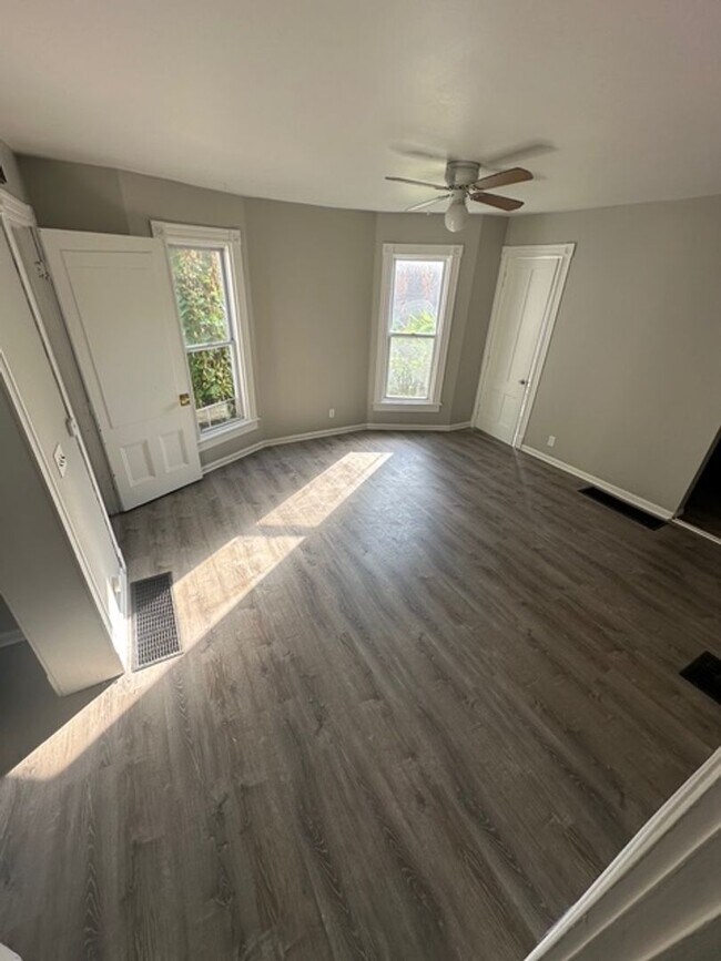 Photo - 139-141 Spencer St Unit 139 Spencer St