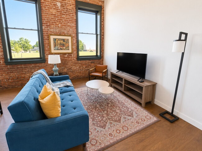 Photo - 403 W 4th St N Unit SI ID1604772P