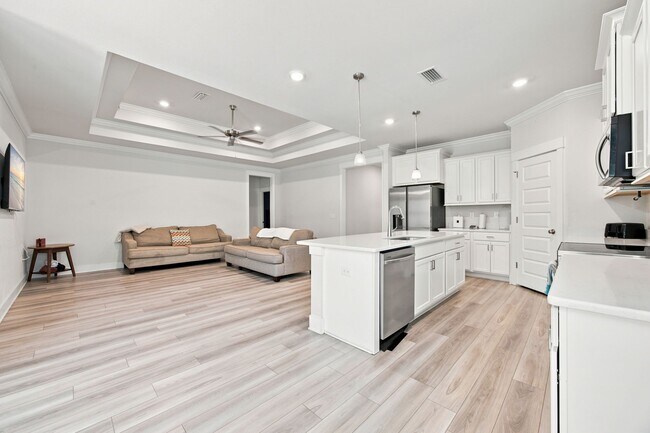 Photo - 14838 Dayton Cir