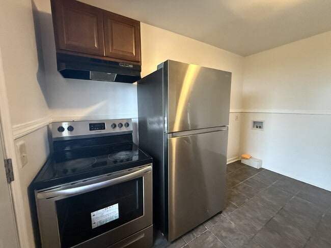 Building Photo - Refershed 2 bedroom unit near Meharry/Fisk