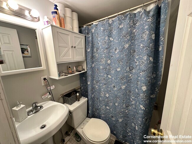 Photo - 28 Phillips St Unidad M