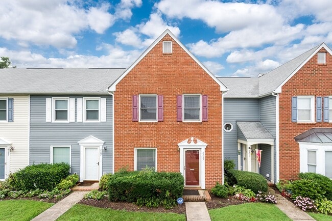 Building Photo - 2209 High Bush Cir