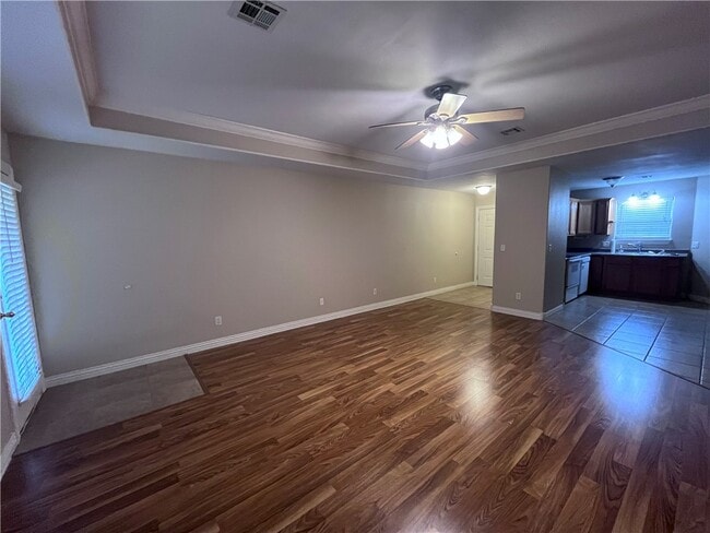 Photo - 2060 Ravenwood Blvd