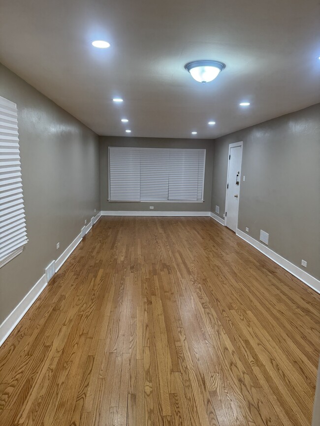 Photo - 8124 S Calumet Ave Unidad 1