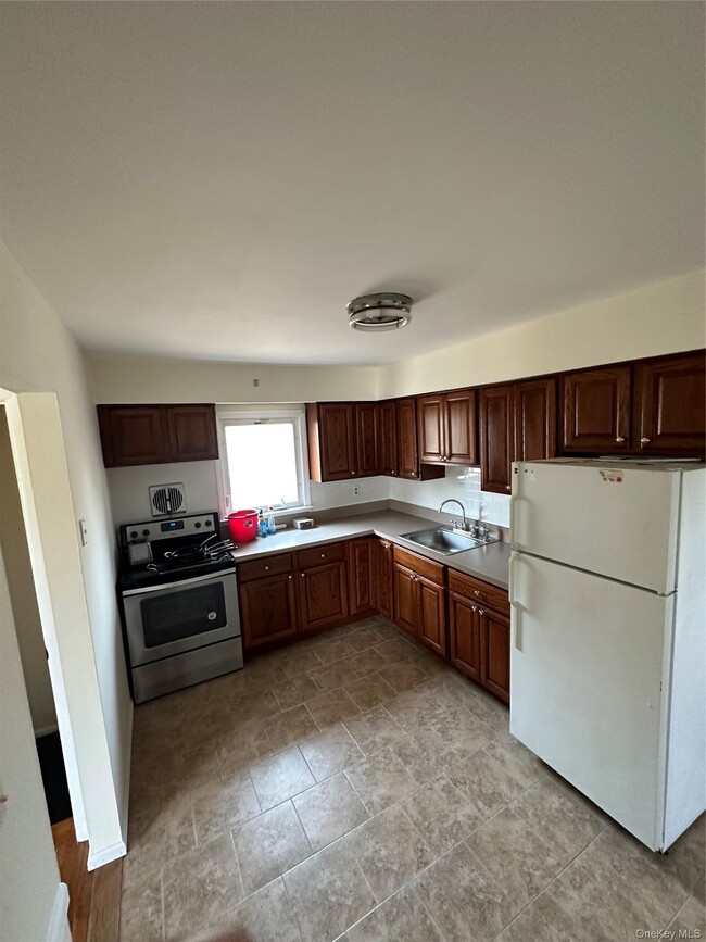 Photo - 137 Nassau Blvd