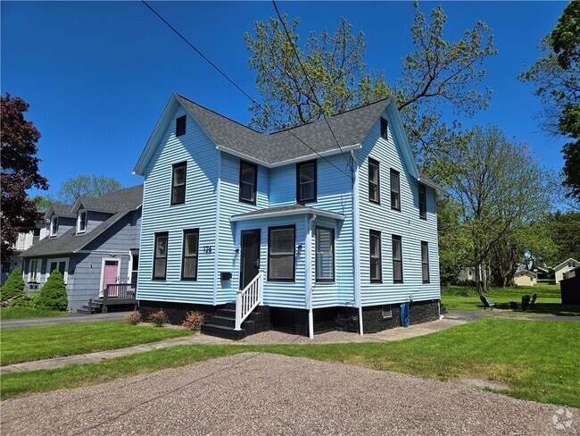 Building Photo - 126 Lake Ave Rental
