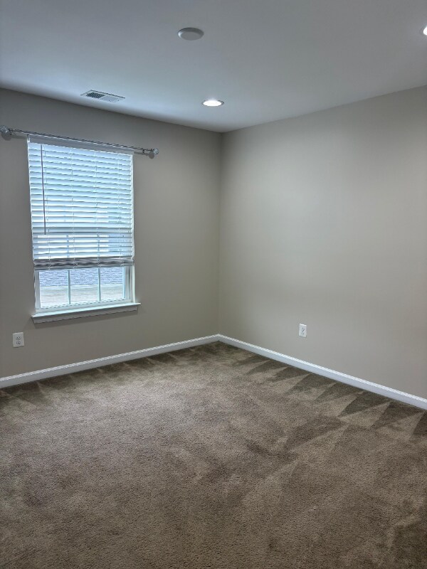 Photo - 1023 Anderson Pl SE