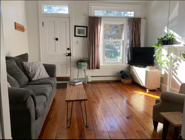 Photo - Fully Furnished 2 bedroom in Carlisle
