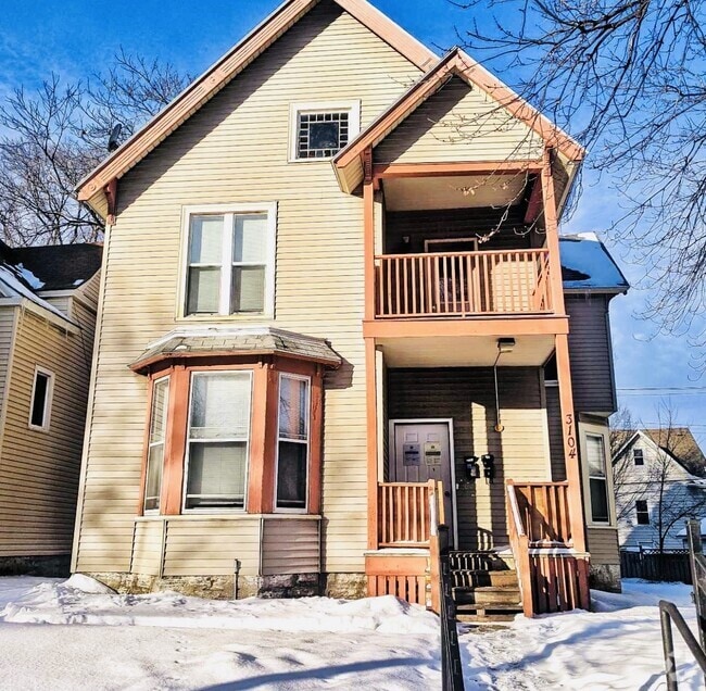 Building Photo - 3104 Clinton Ave Rental