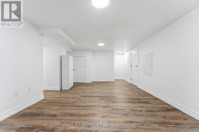 Photo - 2160 Queensgrove Rd