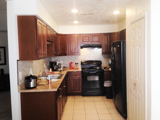 13307 Oak Ledge Dr