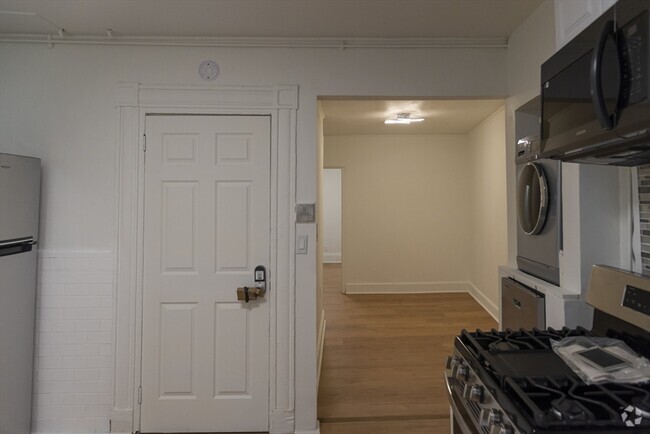 Building Photo - 144 Salem St Unit 2A Rental